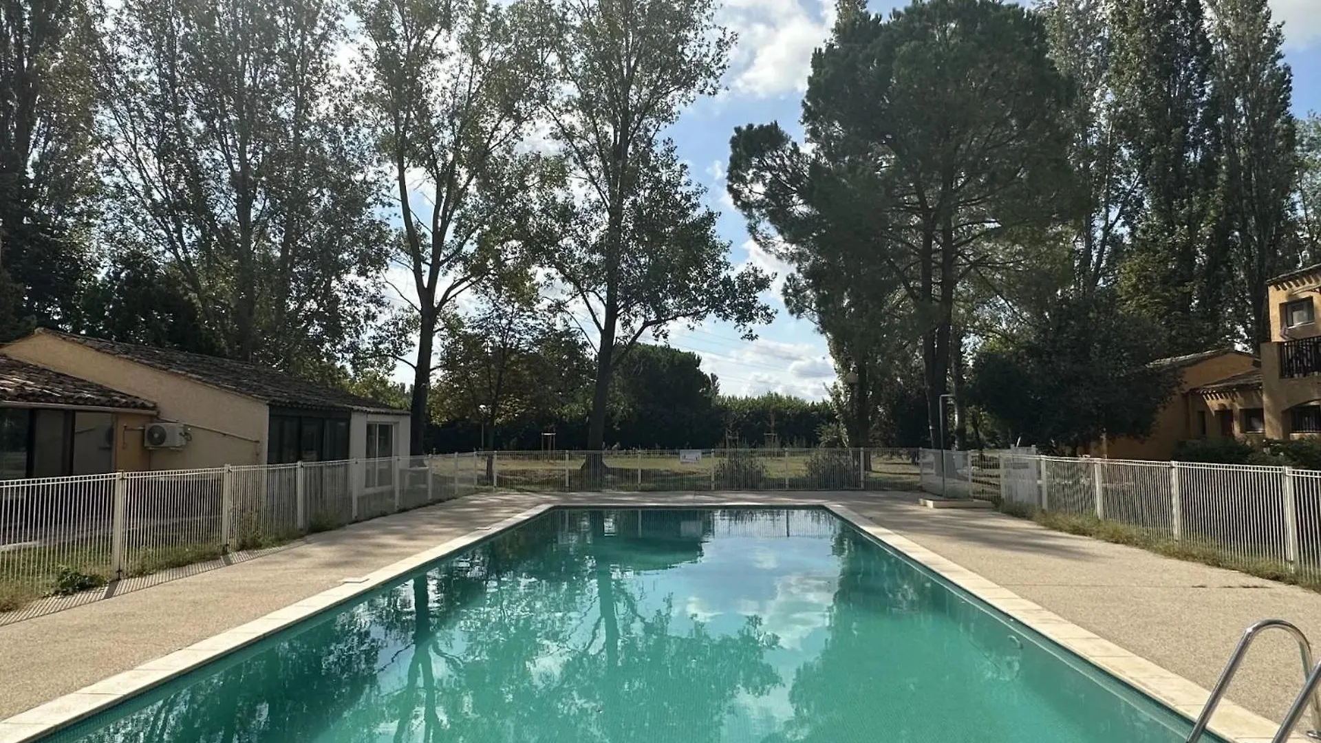 Appartement Arles, Au Calme Proche De La Camargue 6 0*, Arles France